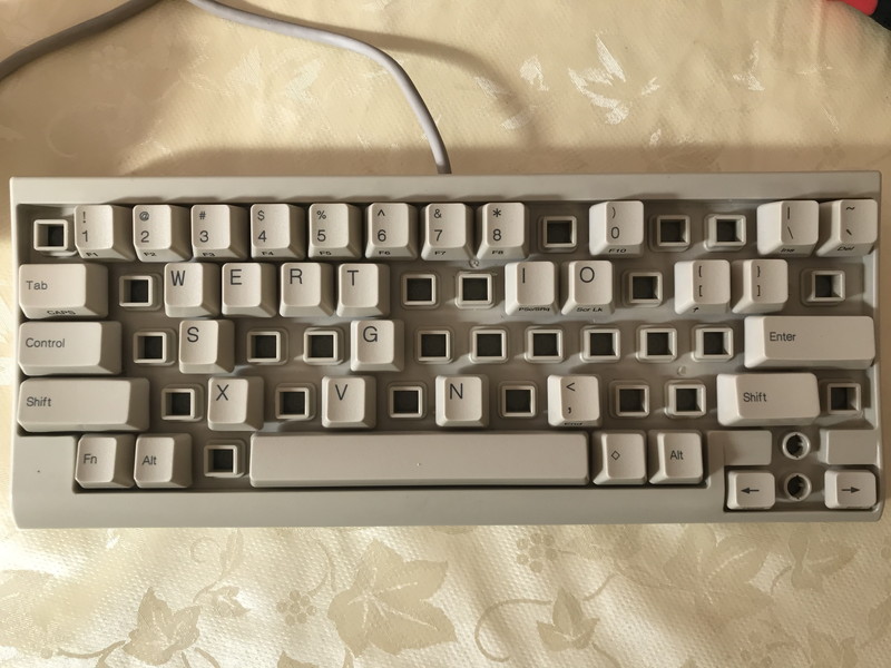 Happy Hacking Keyboad Lite2 分解掃除 - hiroの長い冒険日記