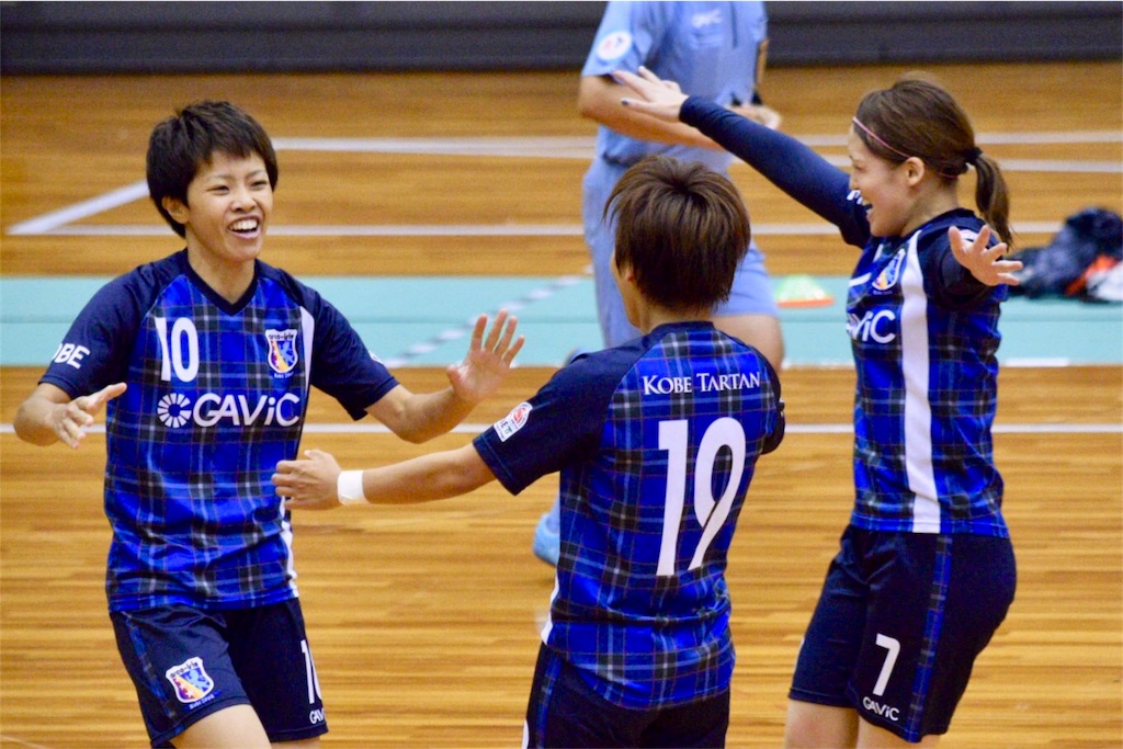 江口未珂の先制ゴールを喜び合うアルコイリスの選手たち