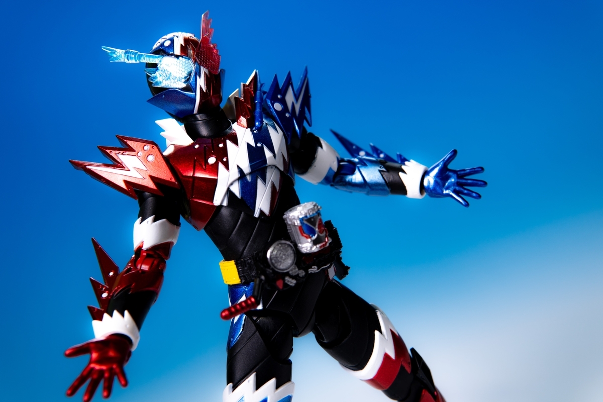 S.H.Figuarts 仮面ライダービルド ラビットタンク