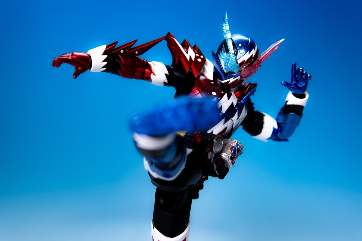 S.H.Figuarts 仮面ライダービルド ラビットタンク スパークリング