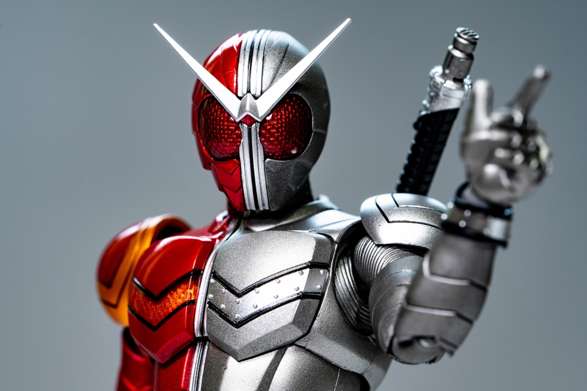 メ*3様 真骨頂製法 仮面ライダーW ヒートメタル Amazon.co.jp: S.H.Figuarts（真骨彫製法） 仮面ライダーW