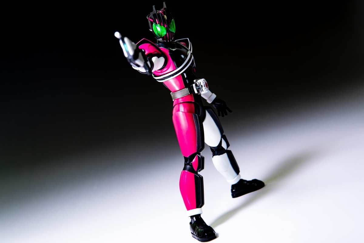 S.H.Figuarts 真骨彫製法 仮面ライダーディケイド レビュー - ヒロバン
