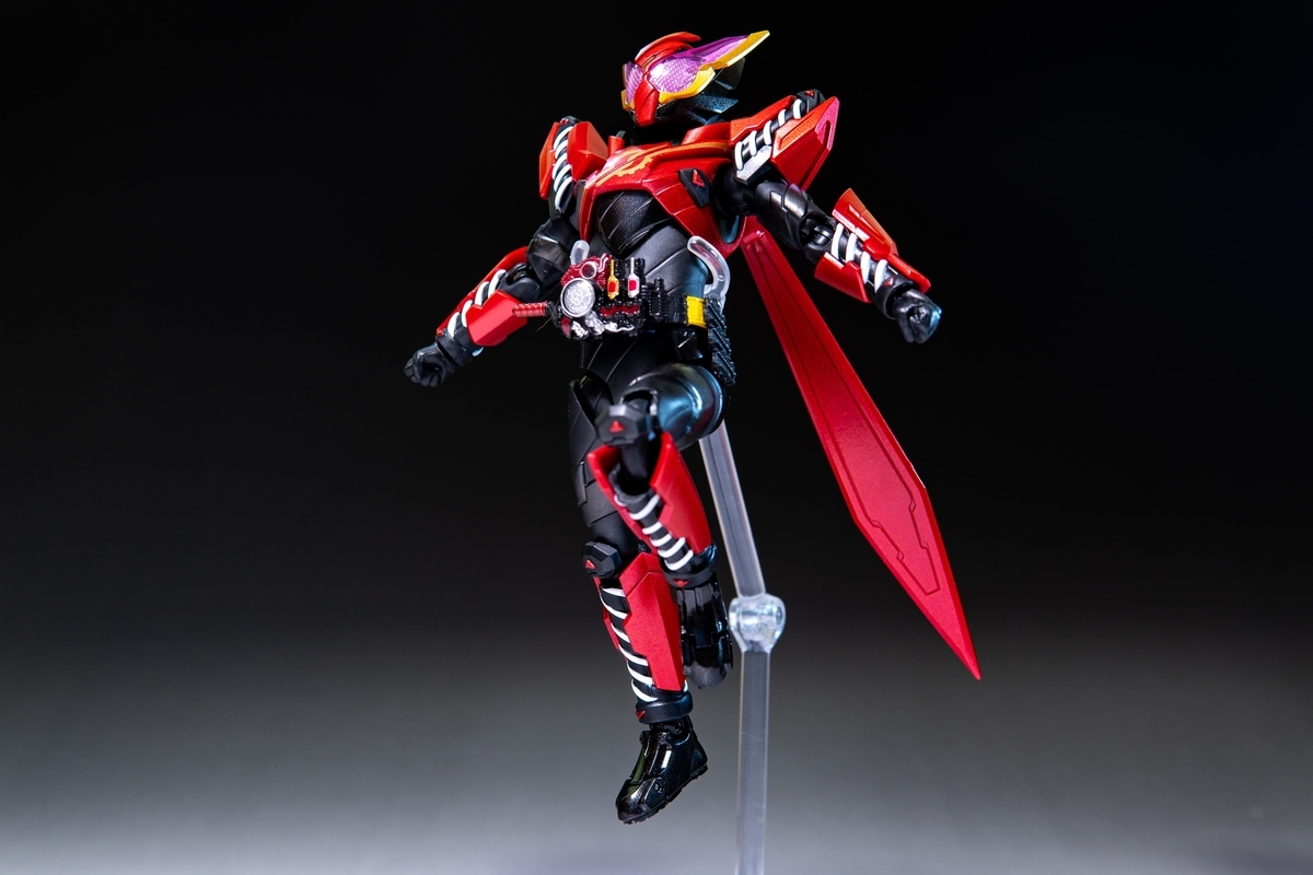 S.H.Figuarts仮面ライダービルドラビットラビットフォーム Amazon | S.H.Figuarts 仮面ライダービルド ラビットラビット
