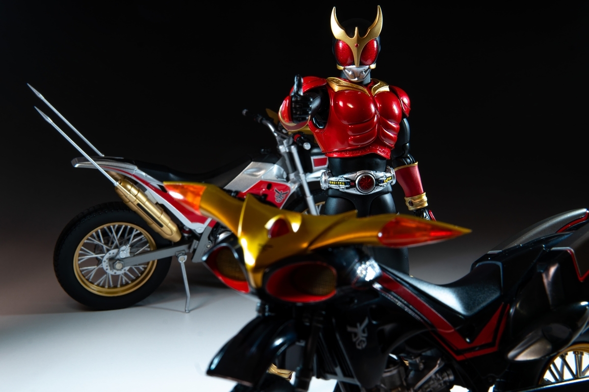 S.H.フィギュアーツ 真骨彫製法 仮面ライダークウガ ビートチェイサー2000 S.H.Figuarts ビートチェイサー2000 | 魂ウェブ