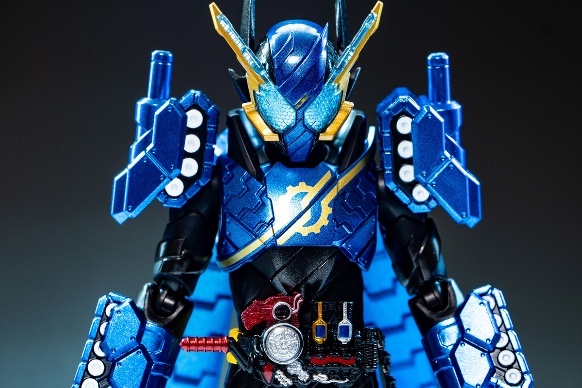 BANDAI - 仮面ライダービルド　タンクタンクフォーム 抽選販売】S.H.Figuarts 仮面ライダービルド タンクタンク