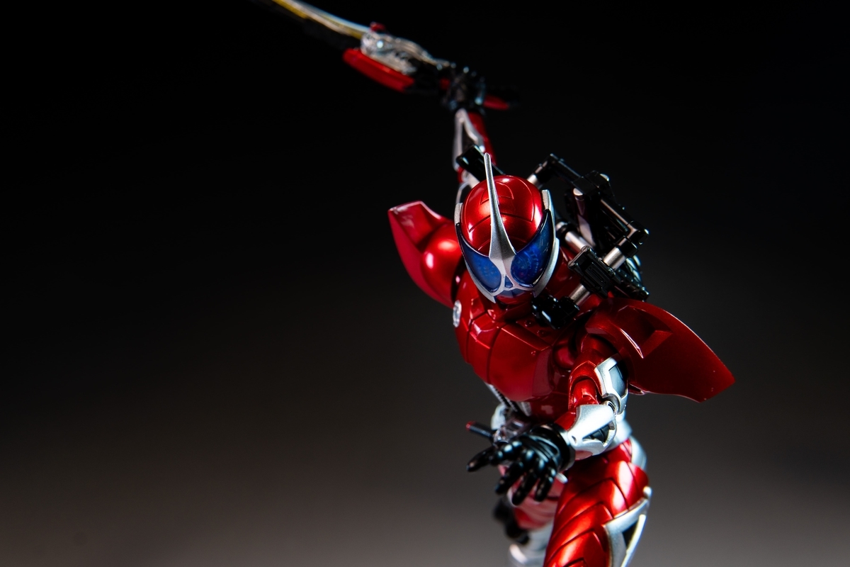 BANDAI SHFiguarts 真骨彫製法 仮面ライダー　アクセル　ダブル Amazon.co.jp: TAMASHII NATIONS S.H.フィギュアーツ (真骨彫