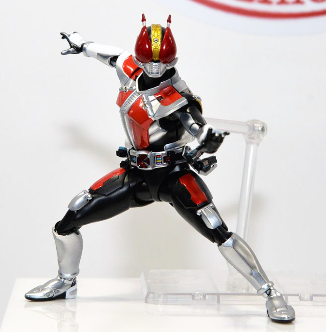 S.H.Figuarts 真骨彫製法 仮面ライダー電王 ソードフォーム