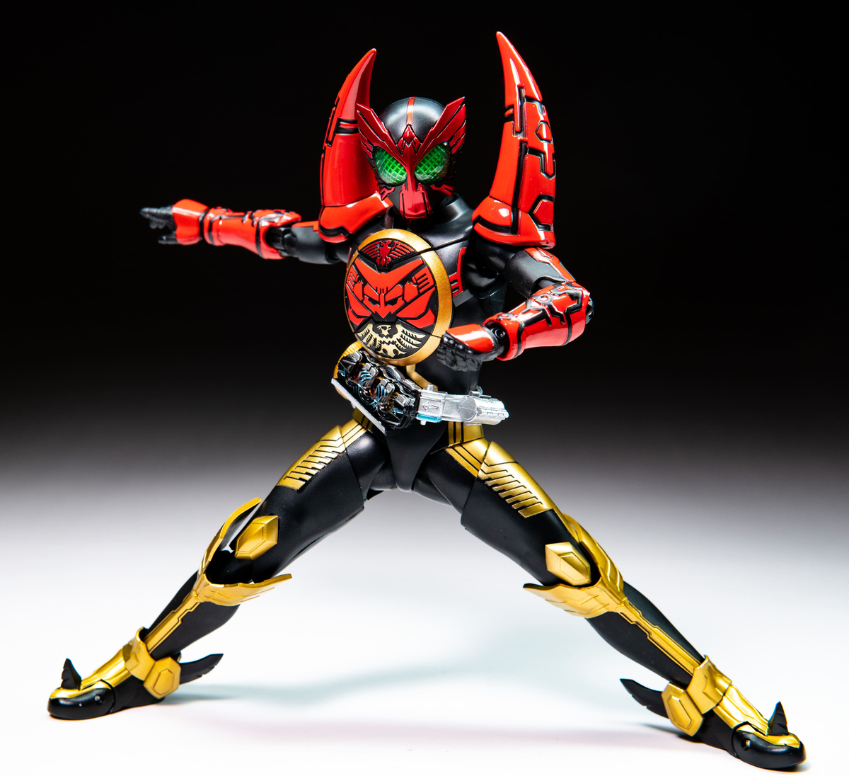 最終値下げ！真骨彫仮面ライダーオーズ タマシーコンボ S.H.Figuarts 真骨彫製法 仮面ライダーオーズ タマシー コンボ