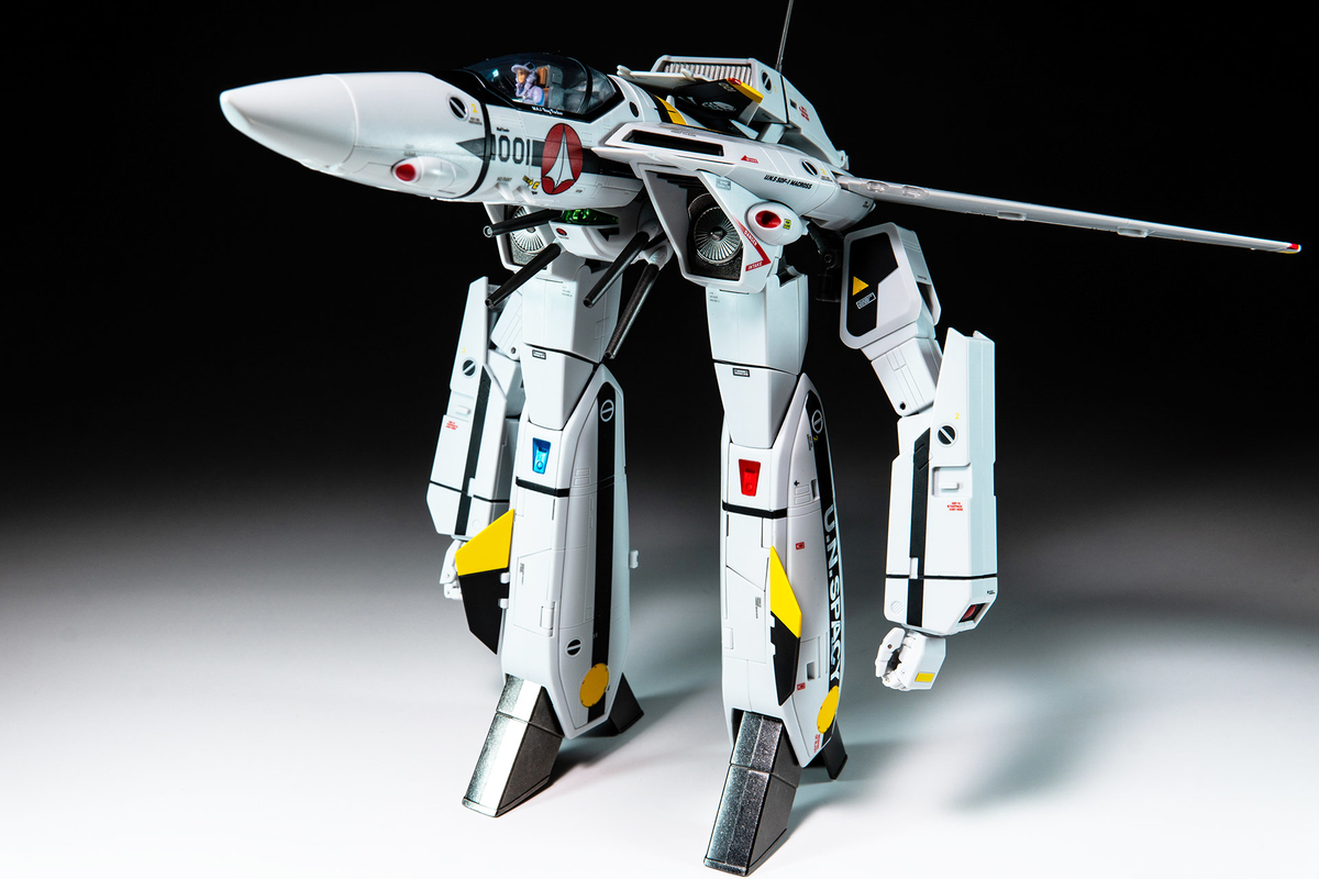 新品未開封　DX超合金 VF-1Sバルキリー フォッカースペシャル DX超合金 VF-1S アーマードバルキリー（ロイ・フォッカー