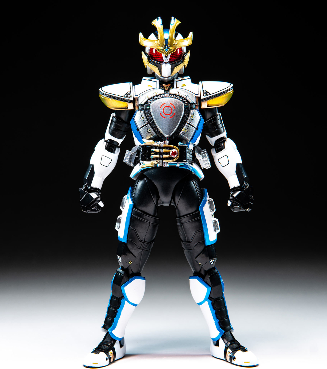 S.H.Figuarts 真骨彫製法 仮面ライダーイクサ セーブモード