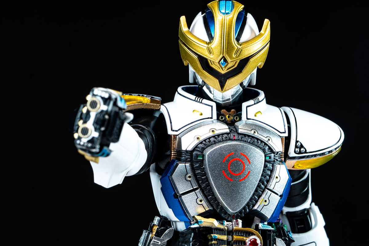 S.H.Figuarts 真骨彫製法 仮面ライダーイクサ セーブモード/バースト