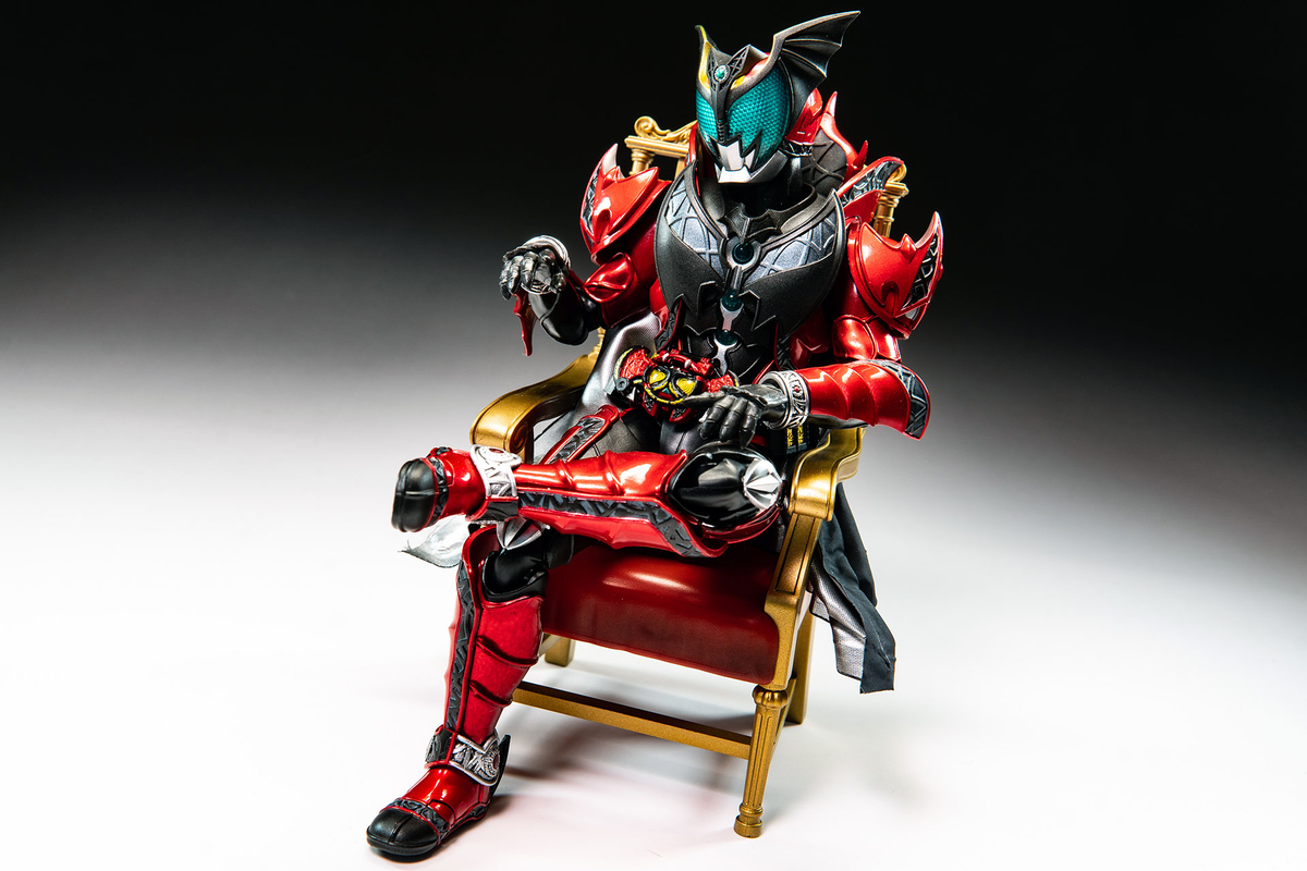 S.H.Figuarts 真骨彫製法 仮面ライダーダークキバ レビュー