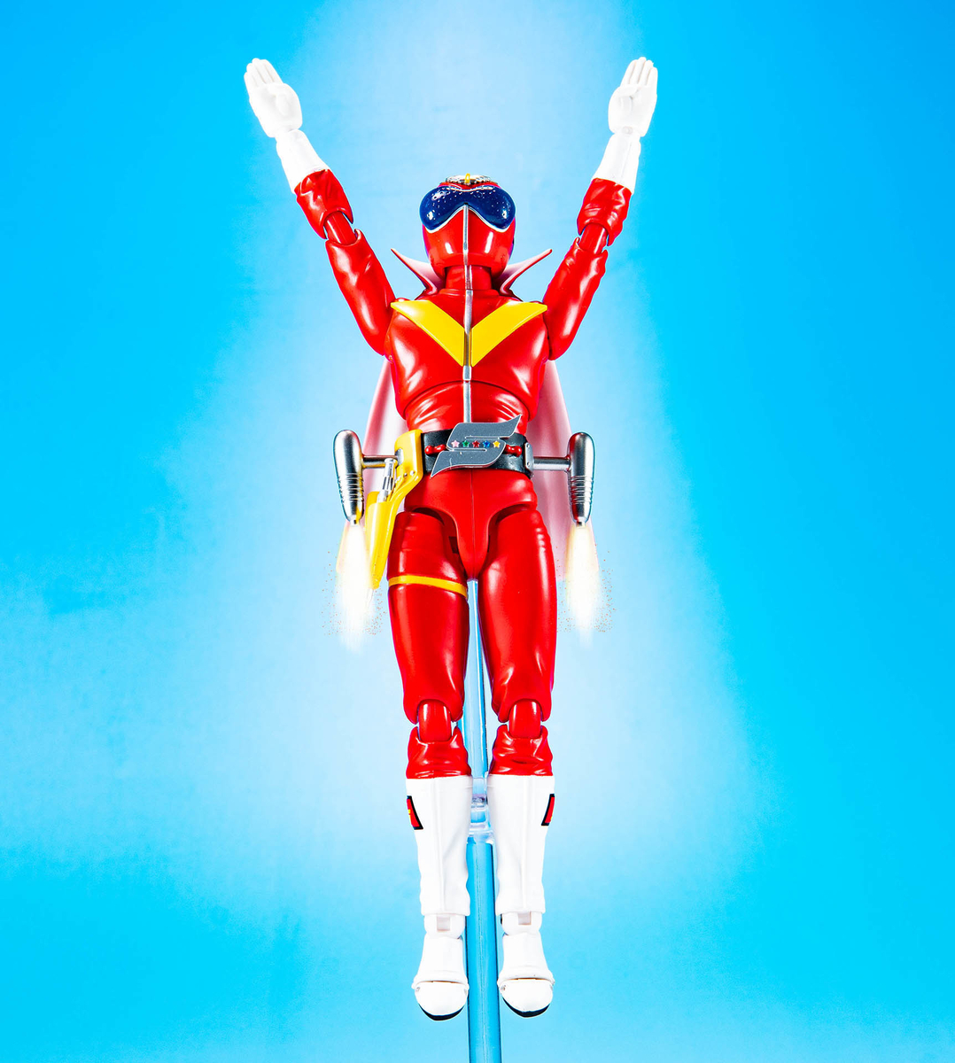 SHフィギュアアーツ。スーパー戦隊.アカレンジャー。 Amazon.co.jp: TAMASHII NATIONS S.H.フィギュアーツ（真骨彫製法