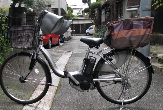 (後輪タイヤ交換済)ブリヂストン電動ママチャリ(後ろチャイルドおまけ) How to remove the rear wheel of a bicycle. We'll teach you how to