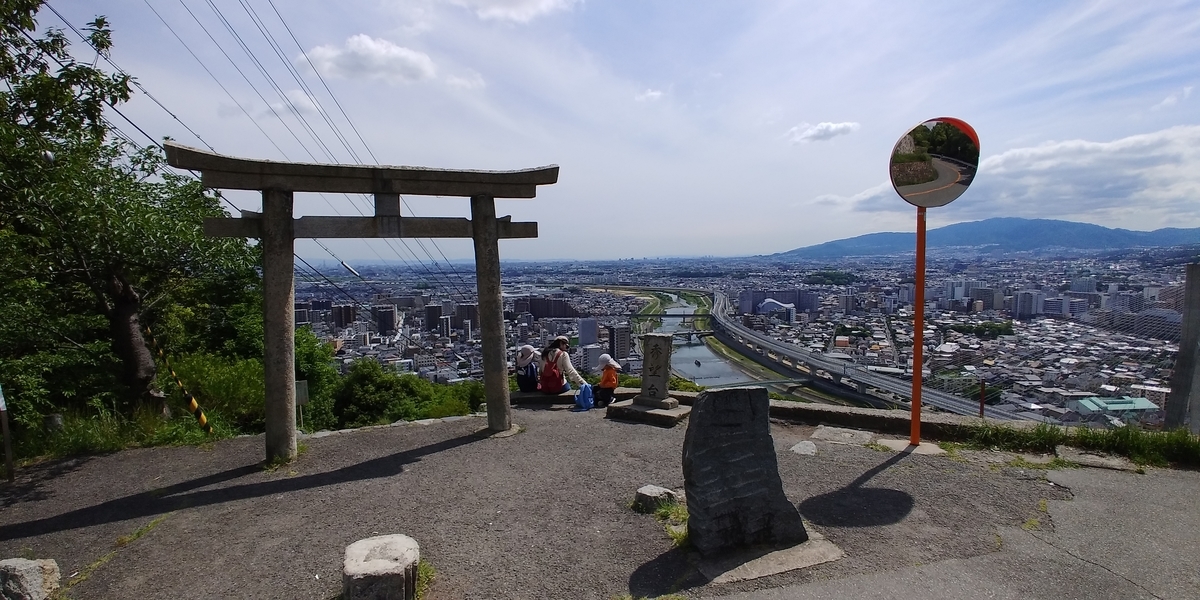 f:id:hirobees:20200522115457j:plain f:id:hirobees:20200522115457j:plain