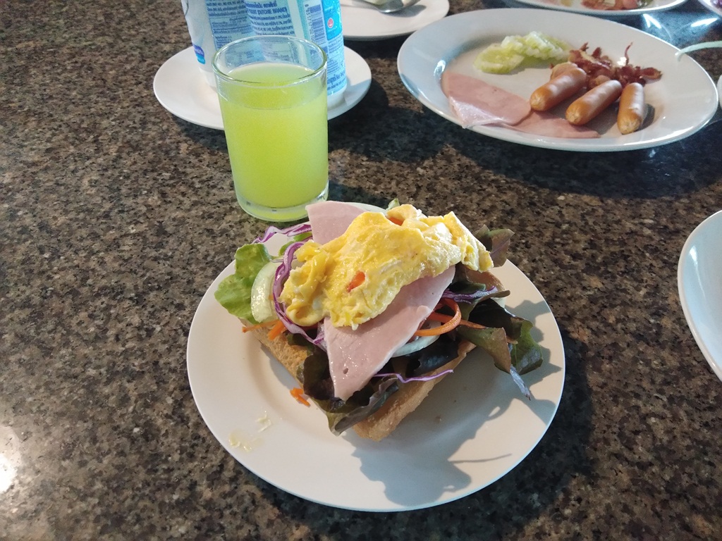 f:id:hirobkk:20180904232147j:plain f:id:hirobkk:20180904232147j:plain