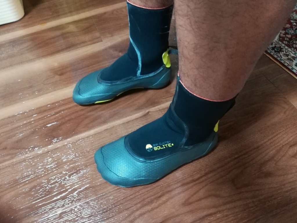 話題の熟成型サーフブーツ「SOLITE」を使ってみた！ブーツとは思えない