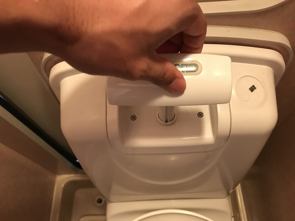 キャンピングカー　トイレ　水洗　家庭用　