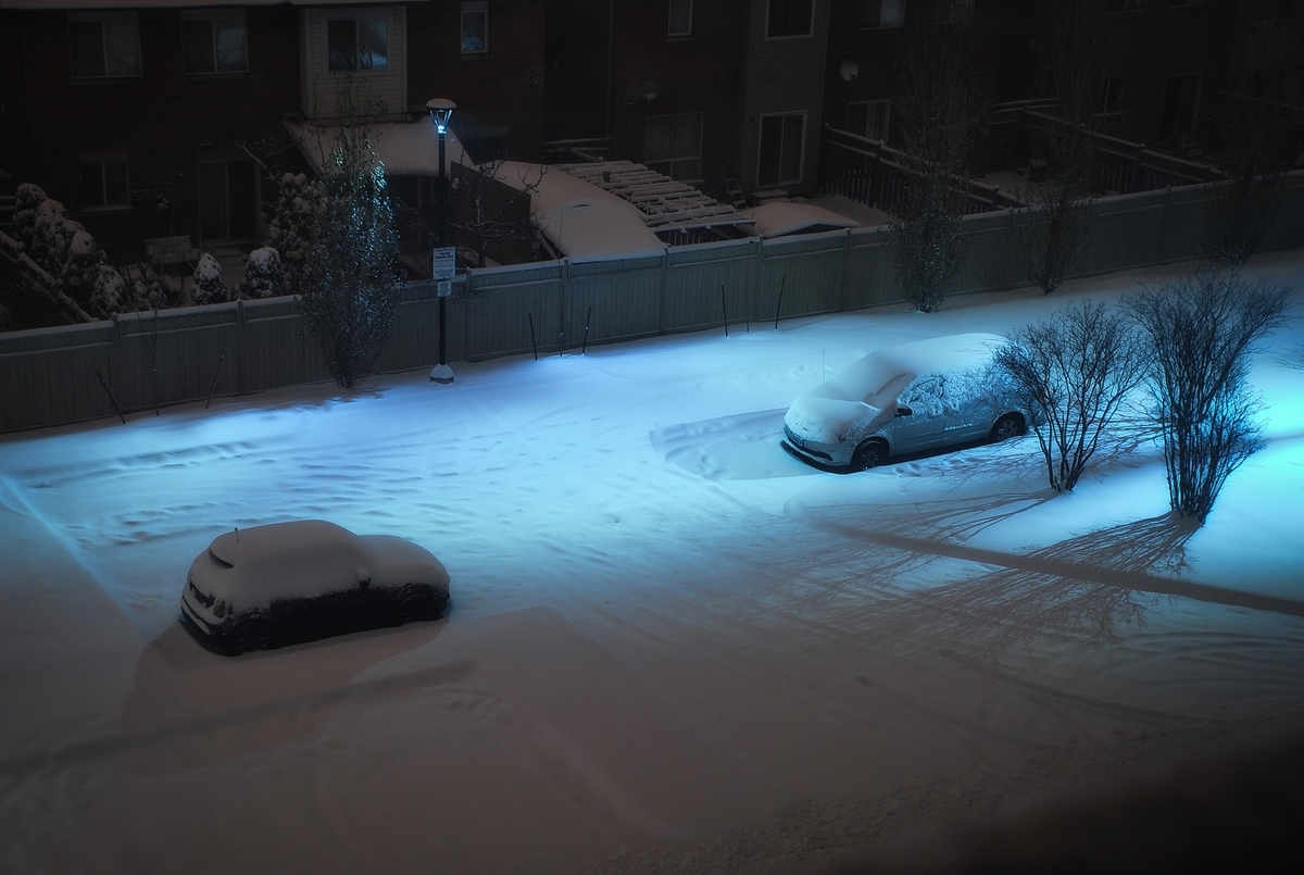 キャンピングカー　トイレ　外に出ないで　悪天候　雨雪