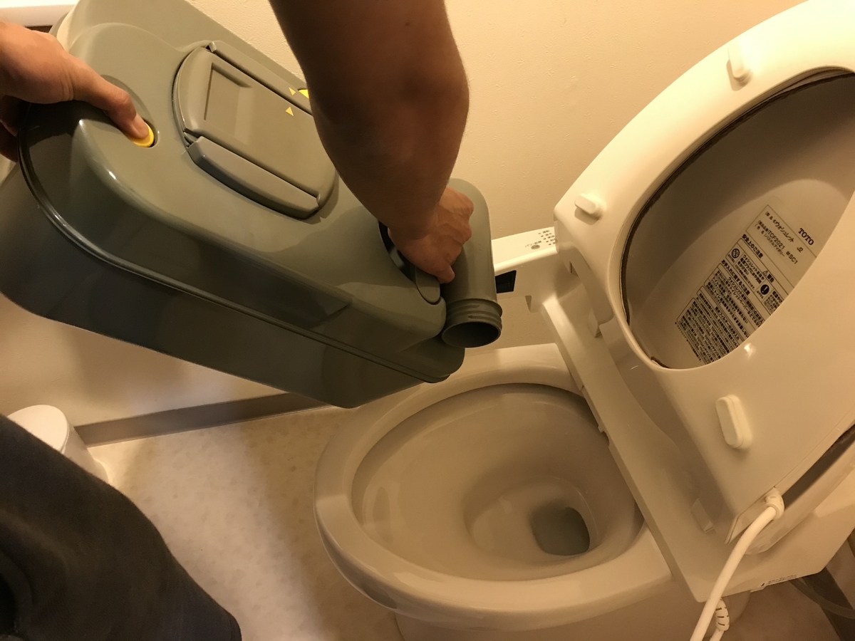 キャンピングカー　トイレ　汚水処理　汚物　簡単