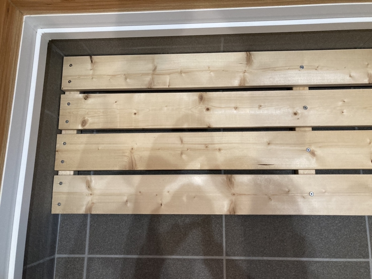 サーフボードラックの超簡単なdiy 第二弾 キャンピングカーでサーフィンライフ