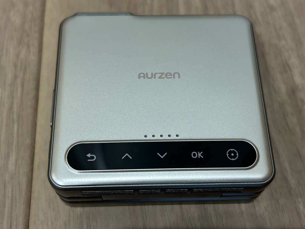 最速レビュー】業界初の三つ折り！ZIPモバイルプロジェクターの魅力と
