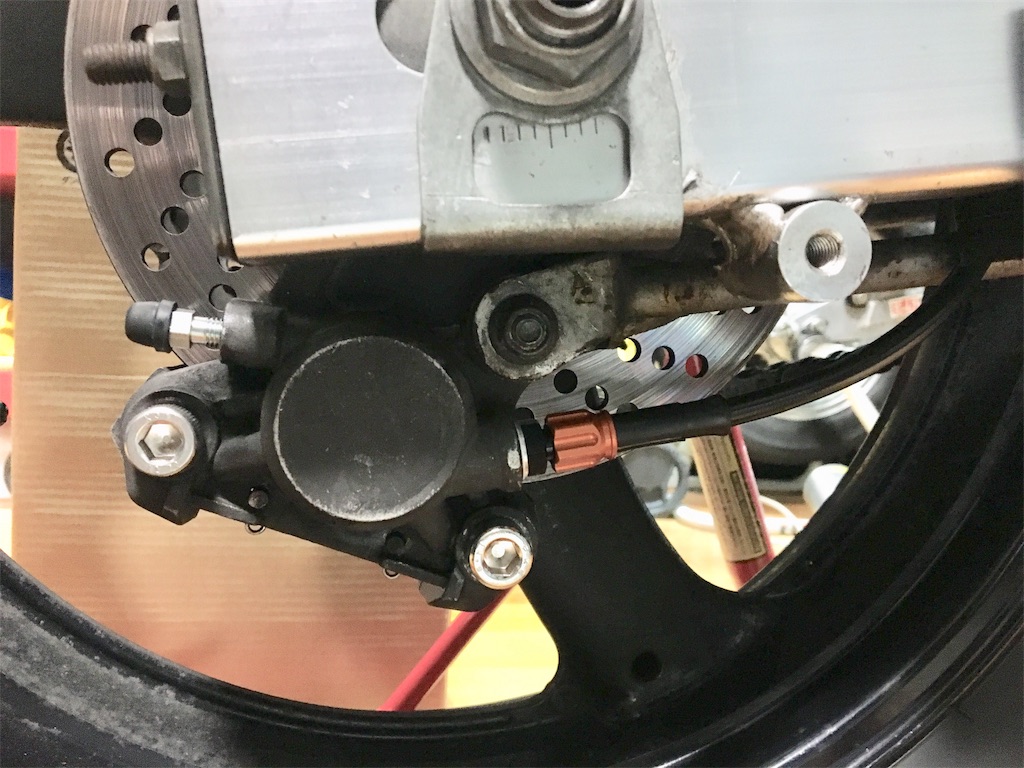 RGV250Γ VJ21A レストア20 リアブレーキホース、パッド交換 - hirodan