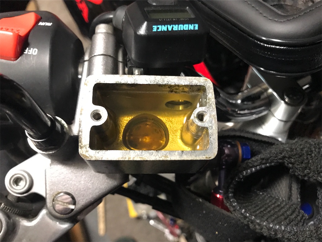 格安ワンウェイバルブでバイクのブレーキフルード交換 Hirodanの日記