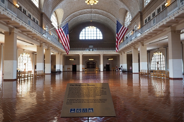 入国審査の始まり