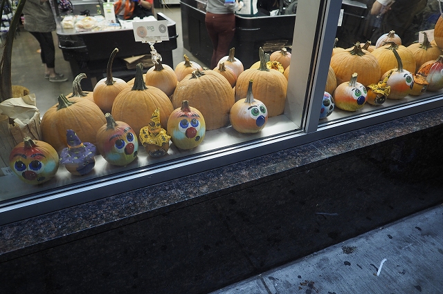 家に連れ帰ってくっれるのを待っているパンプキン達2020