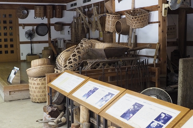 鍛冶場の様子が分かります。