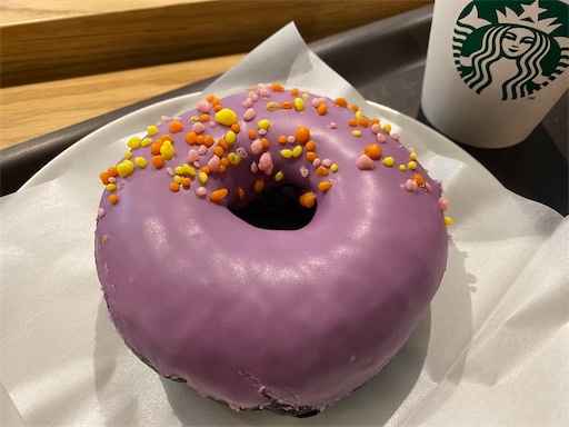 紫色のドーナツ