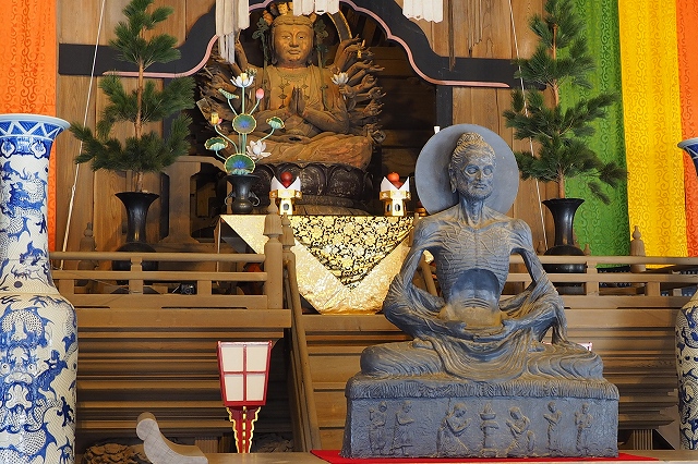 法堂内
