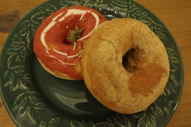 持ち歩いていたので状態は悪いです。