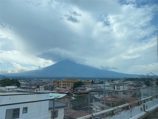 河口湖駅手前の富士山