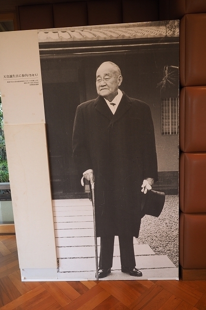 吉田茂　等身大のパネル