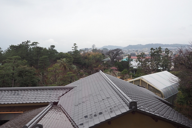 金の間から見た景色　晴れていたら富士山が見えていたはず。