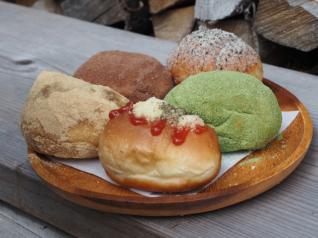 名物の揚げパン　映えますね！