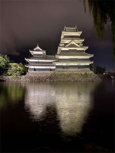 松本城のライトアップ