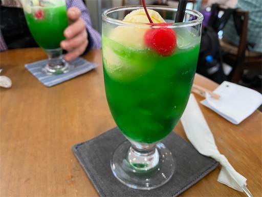 クリームソーダを飲みました。