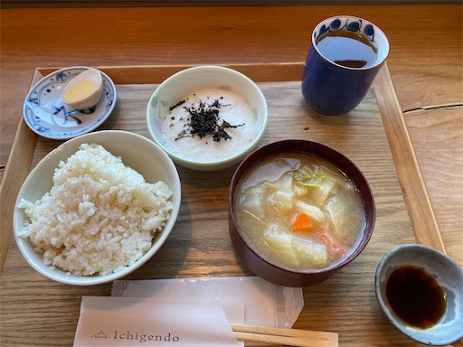 朝食