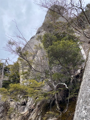 大ヤスリ岩