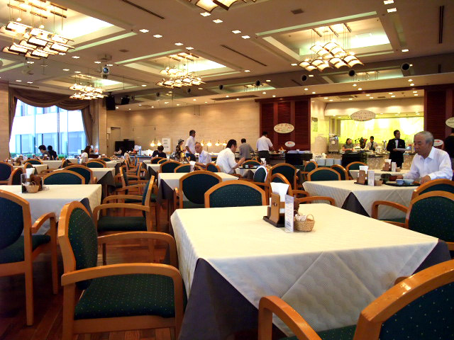 朝食の光景