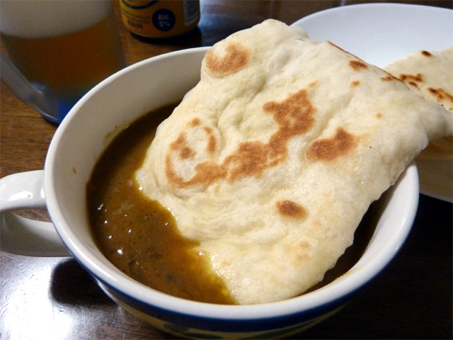 ナンとチキンカレー