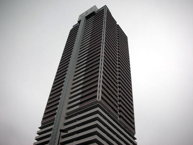 岐阜に聳え立つビル・ゲイツ