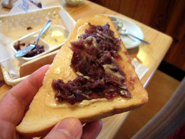 コメダ珈琲の小倉トースト