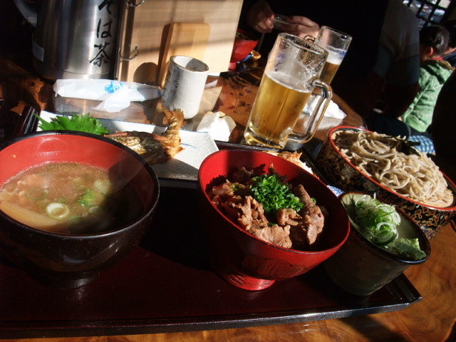 2000円の平甚定食