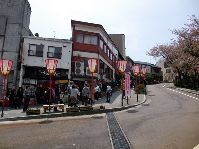 兼六園への坂