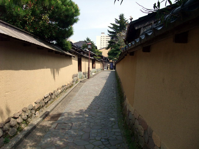 土塀の街並み