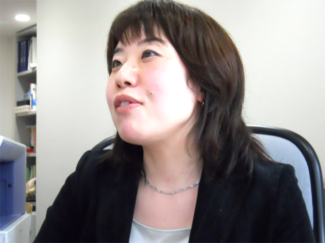 小城麻友子さん